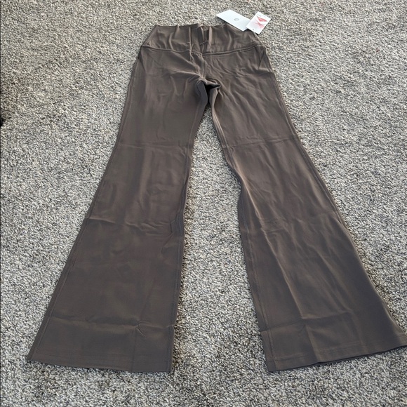 Colorfulkoala Dreamlux Workout Flare Pants NWT - Picture 4 of 5